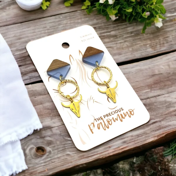 TPP – Gold earrings – Walnut and resin stud with hammered ring and bull skull